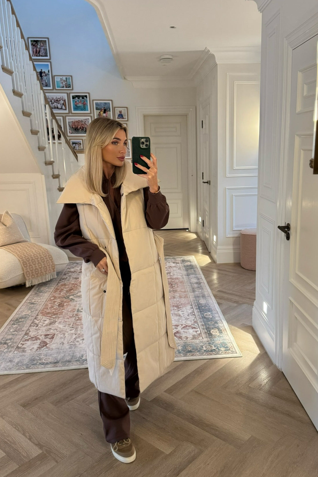 CREAM SLEEVELESS LONGLINE PUFFER COAT